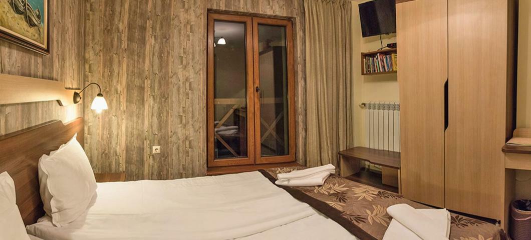 Family Hotel Balkanci อูซานา ภายนอก รูปภาพ